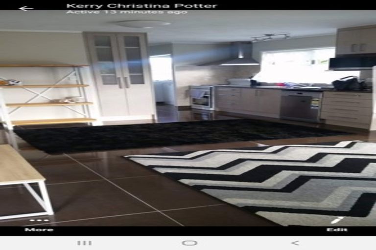 Photo of property in 1/4 Kirrama Place, Conifer Grove, Takanini, 2112