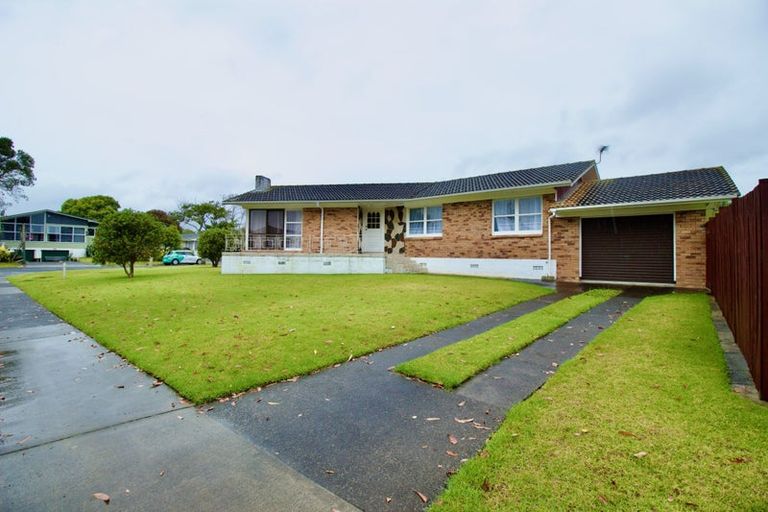 Photo of property in 14 Waterlea Avenue, Mangere Bridge, Auckland, 2022
