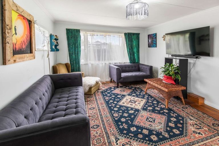 Photo of property in 45 Mclean Street, Woodville, 4920