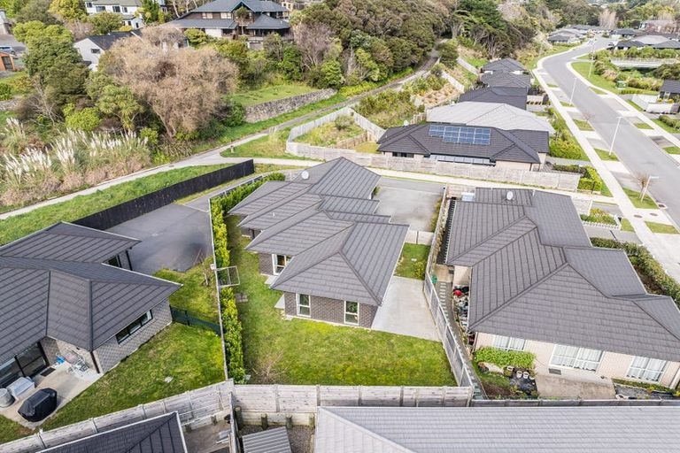 Photo of property in 33 Tradewinds Drive, Whitby, Porirua, 5024