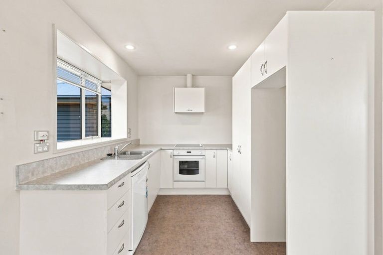 Photo of property in 6 Seadown Crescent, Amberley, 7410