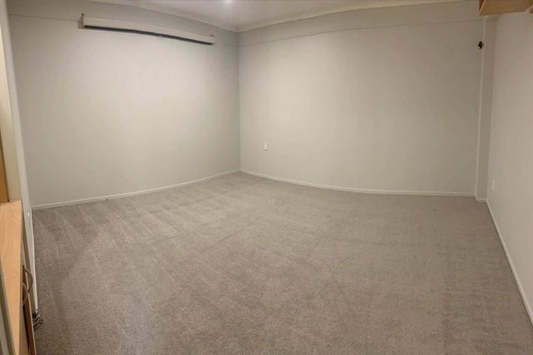 Photo of property in 33 Surf Road, Stanmore Bay, Whangaparaoa, 0932