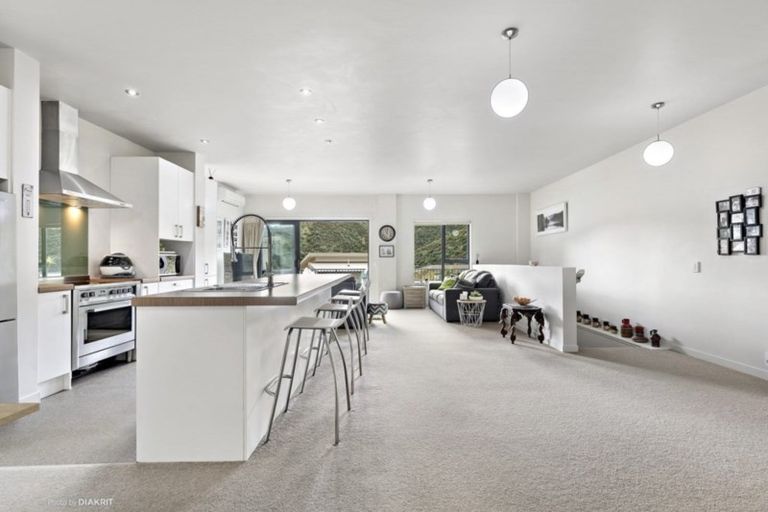 Photo of property in 11 Rarangi Way, Owhiro Bay, Wellington, 6023