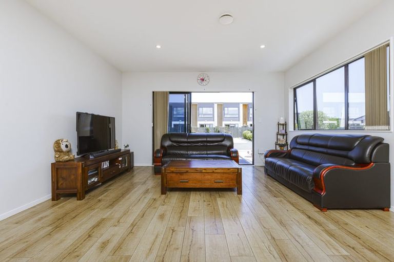 Photo of property in 4 Beardmore Lane, Papakura, 2110