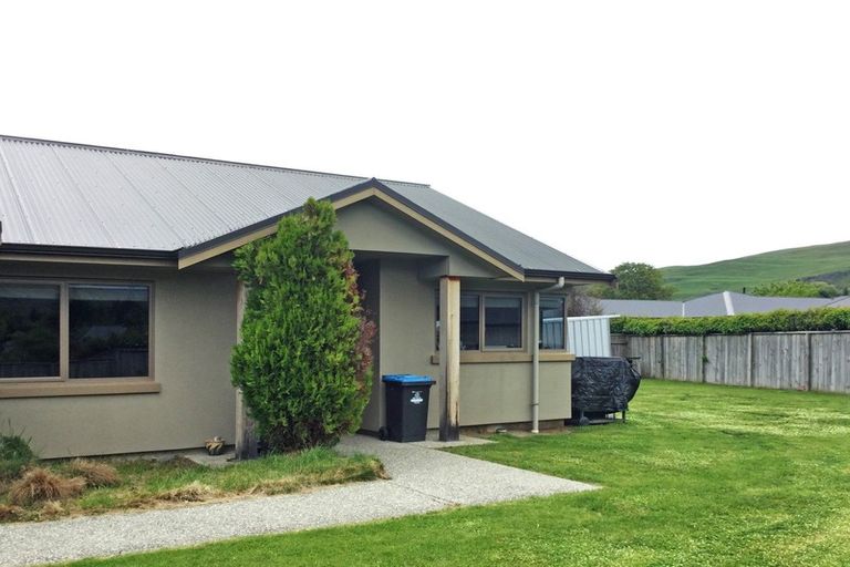 Photo of property in 21 Bridesdale Drive, Lake Hayes, Queenstown, 9304