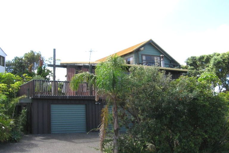 Photo of property in 48 Hadfield Street, Beach Haven, Auckland, 0626