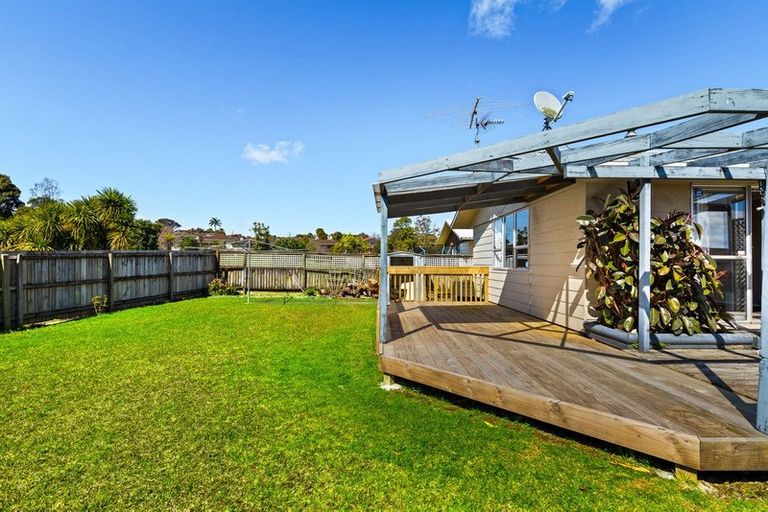 Photo of property in 56 Lavelle Road, Henderson, Auckland, 0612