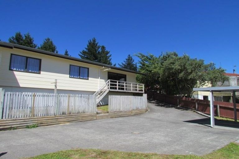 Photo of property in 14a Fenchurch Grove, Stokes Valley, Lower Hutt, 5019