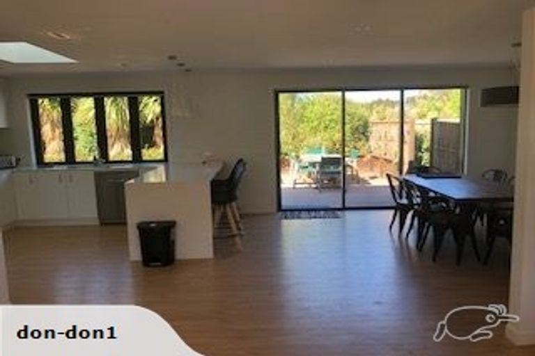 Photo of property in 8 Warbler Lane, Albert Town, Wanaka, 9305