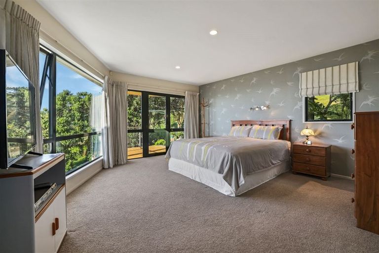 Photo of property in 139 Moncks Spur Road, Redcliffs, Christchurch, 8081