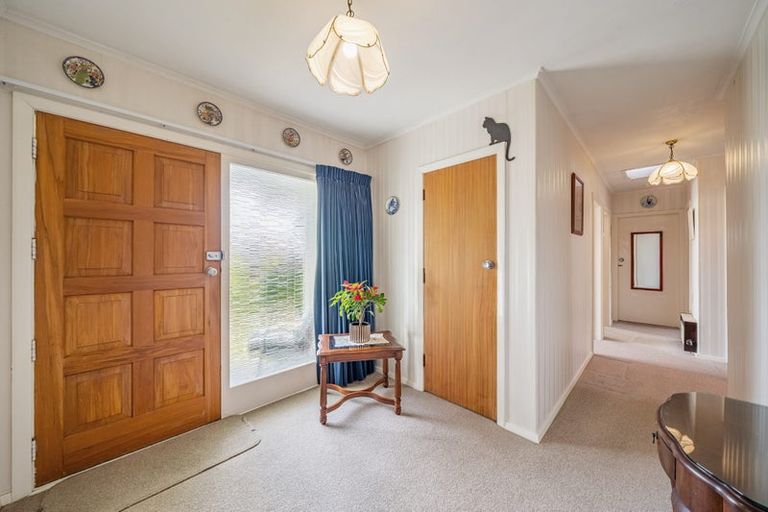 Photo of property in 17 Deller Grove, Silverstream, Upper Hutt, 5019