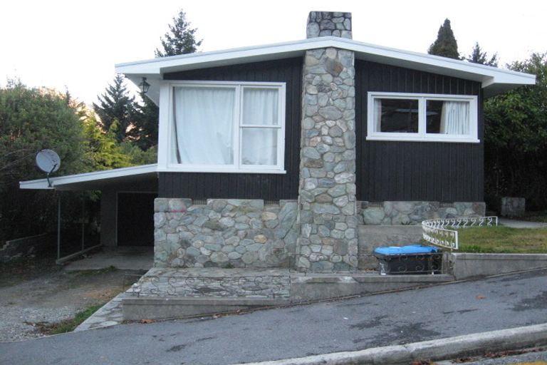Photo of property in 90 Thompson Street, Queenstown, 9300