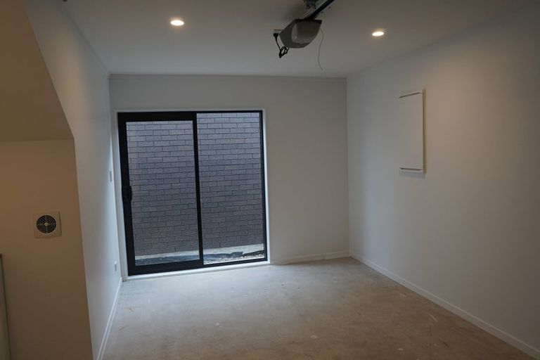 Photo of property in 36 Black Beech Crescent, Takanini, 2110