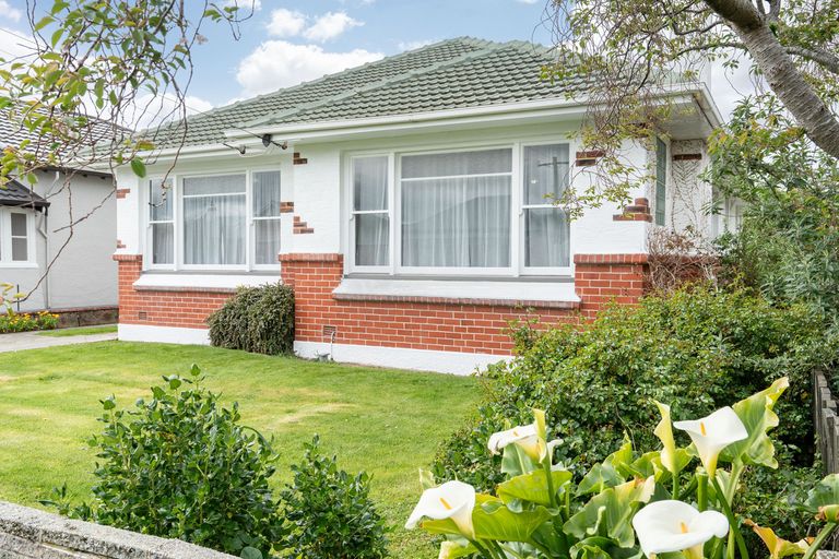 Photo of property in 57 Hargest Crescent, Saint Kilda, Dunedin, 9012
