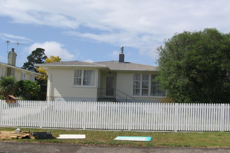 Photo of property in 21 Tamariki Avenue, Kelston, Auckland, 0602