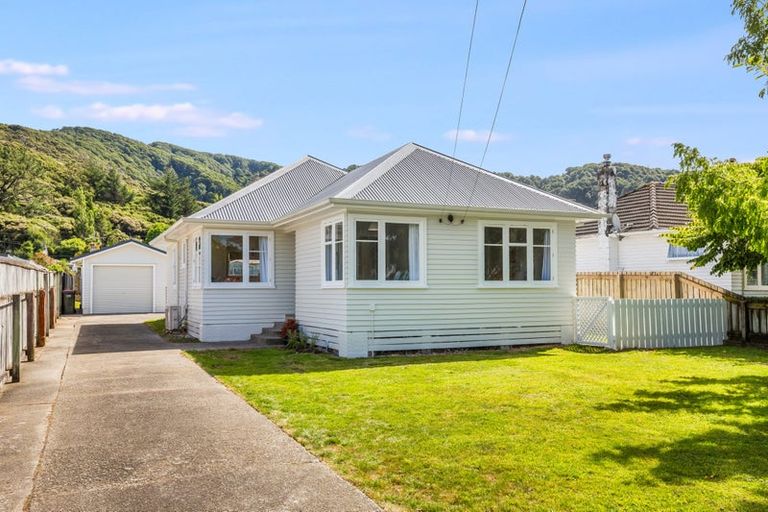 Photo of property in 15 Totara Street, Wainuiomata, Lower Hutt, 5014