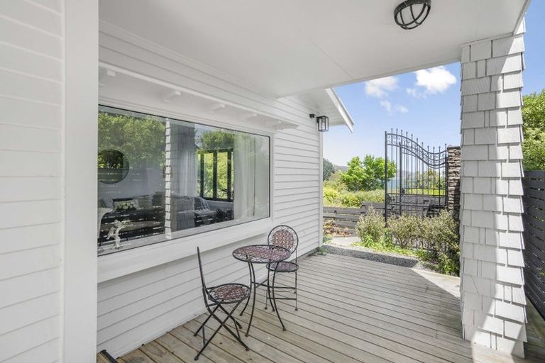 Photo of property in 33 Waitohu Road, York Bay, Lower Hutt, 5013