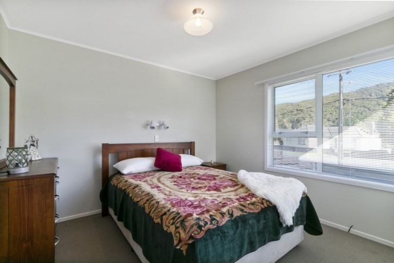 Photo of property in 91 Wood Street, Wainuiomata, Lower Hutt, 5014