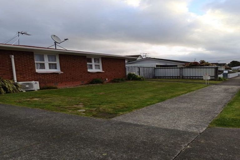 Photo of property in 2 Joseph Grove, Elderslea, Upper Hutt, 5018