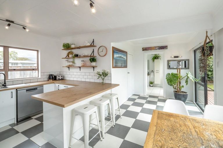 Photo of property in 30 Augustus Street, Carterton, 5713