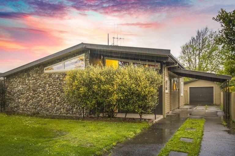 Photo of property in 41 Churchill Avenue, Hokowhitu, Palmerston North, 4410