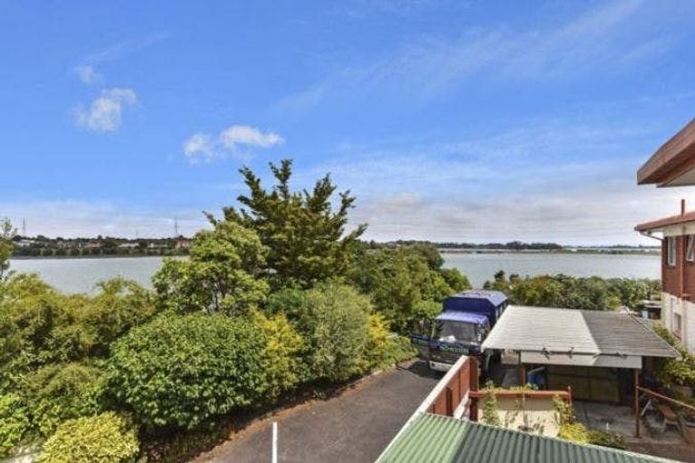 Photo of property in 2 Shepherds Road, Papakura, 2110