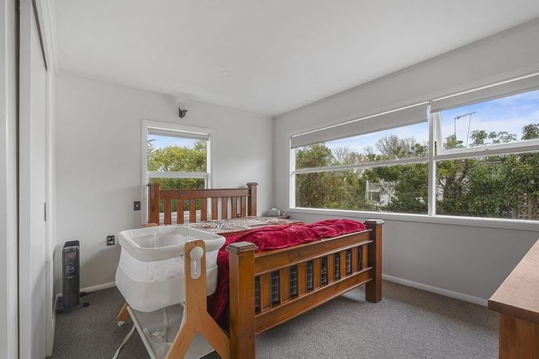 Photo of property in 1 Kingsway Crescent, Forest Lake, Hamilton, 3200