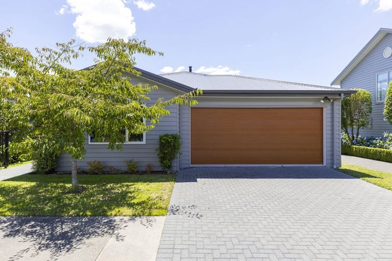 Photo of property in 25 Chateau Crescent, Rangatira Park, Taupo, 3330