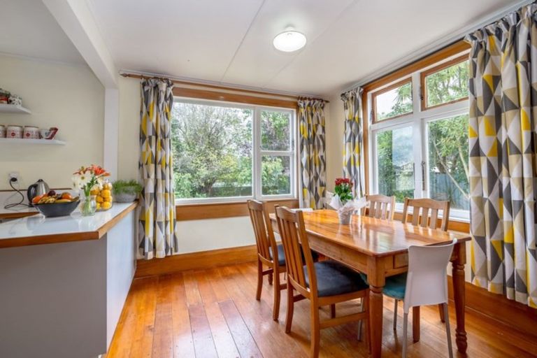 Photo of property in 107 Pembroke Street, Carterton, 5713