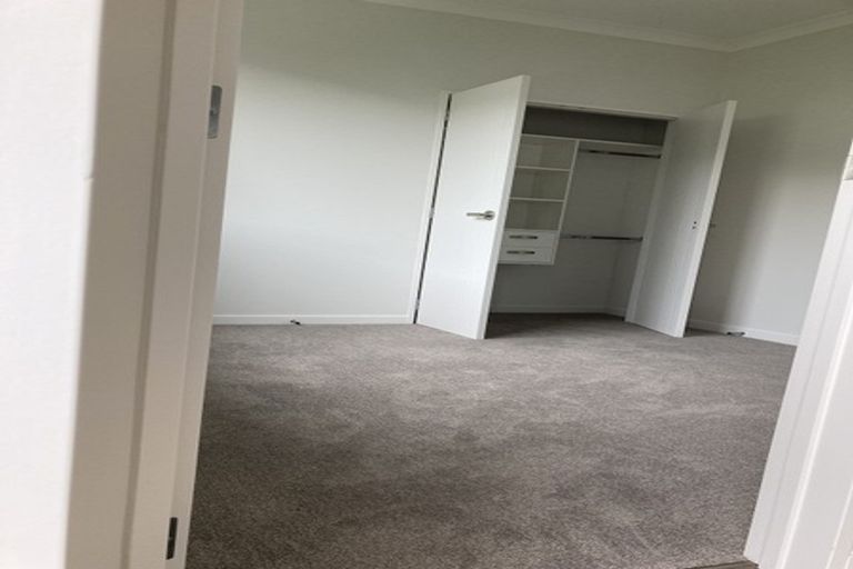 Photo of property in 8 Captain Rings Drive, Papakura, 2110