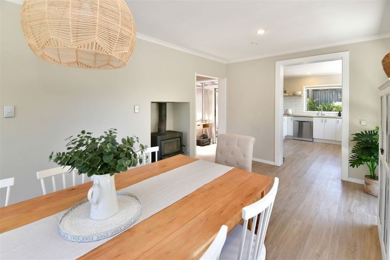 Photo of property in 19 John Road, Stanmore Bay, Whangaparaoa, 0932