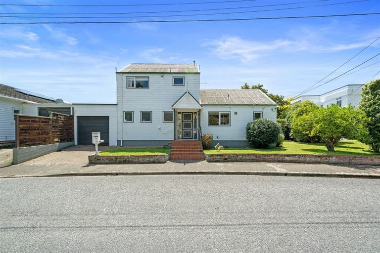 Photo of property in 319 Riverside Drive, Waterloo, Lower Hutt, 5011