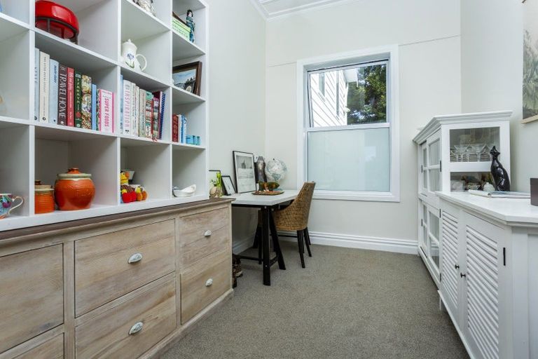 Photo of property in 10a Olwyn Place, Greenhithe, Auckland, 0632