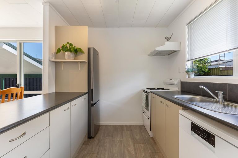 Photo of property in 1/81 Archmillen Avenue, Pakuranga Heights, Auckland, 2010