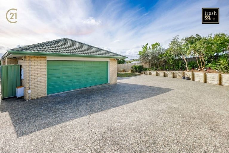 Photo of property in 22 Mt Lebanon Crescent, The Gardens, Auckland, 2105