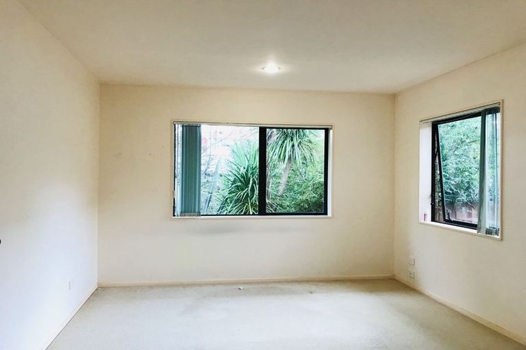 Photo of property in 11 Claywest Place, Glen Eden, Auckland, 0602