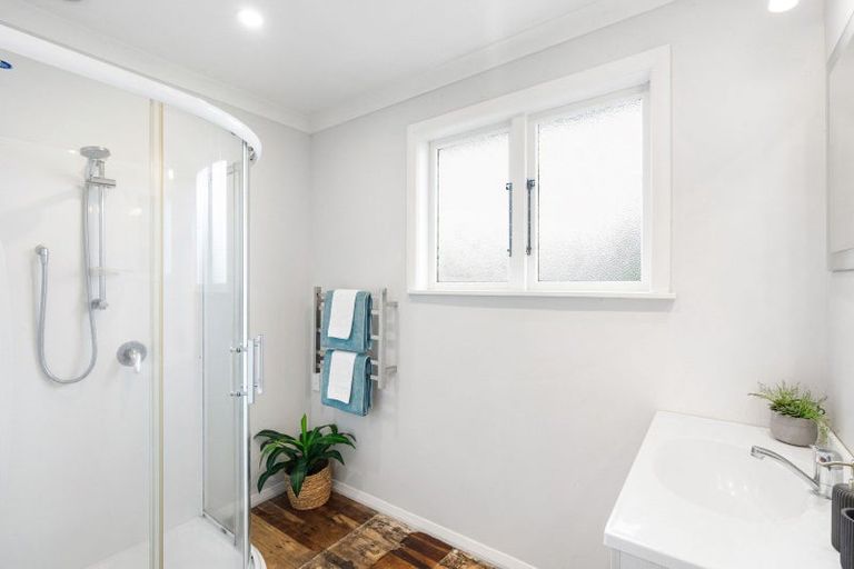 Photo of property in 12 Bowen Street, Levin, 5510