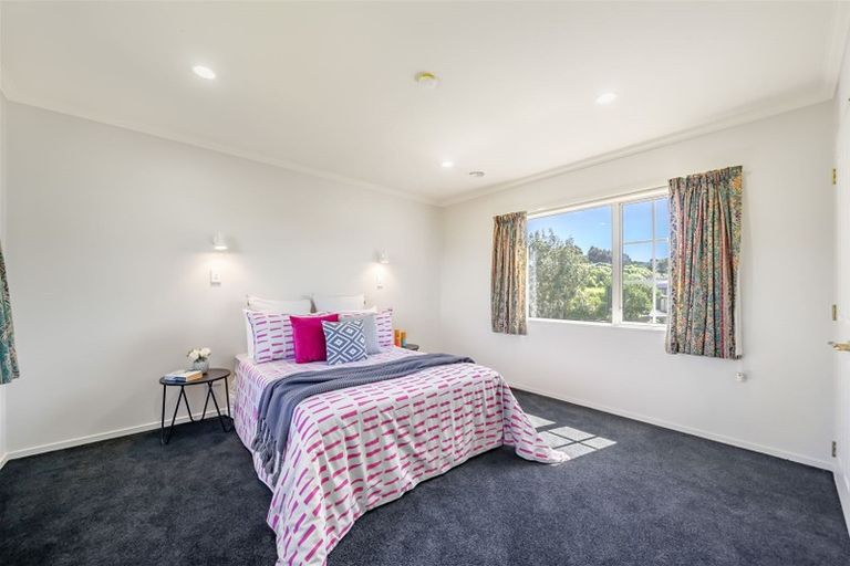Photo of property in 18 Emerald Hill Drive, Birchville, Upper Hutt, 5018