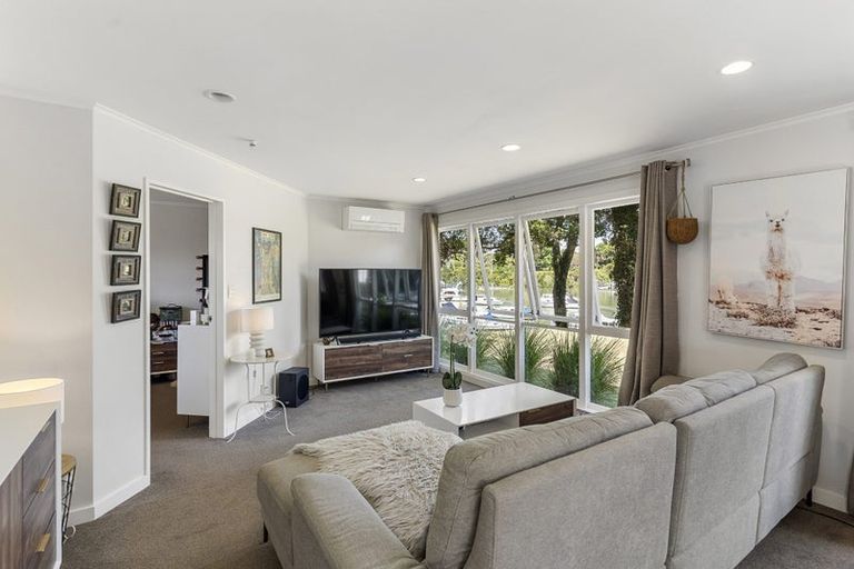 Photo of property in 9 Pakuranga Road, Pakuranga, Auckland, 2010