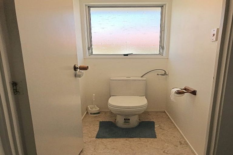 Photo of property in 6 Tangelo Place, Bucklands Beach, Auckland, 2012