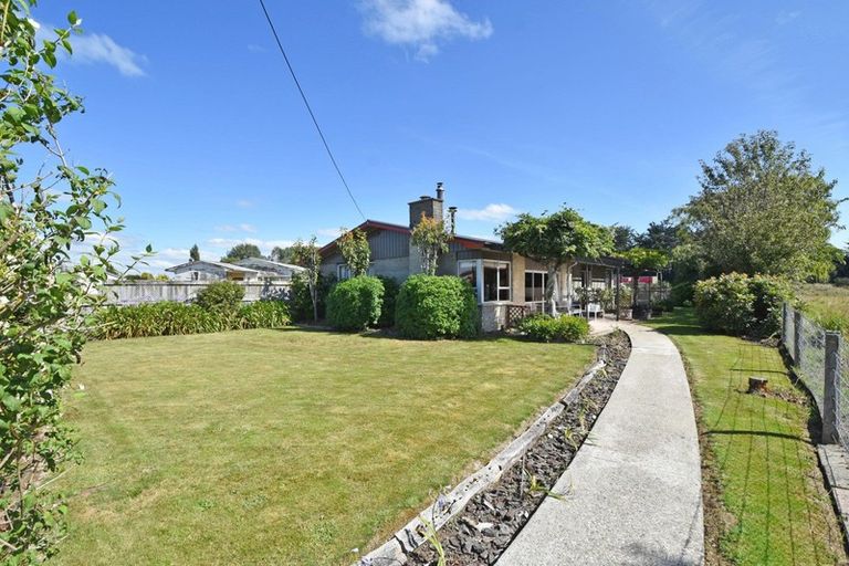 Photo of property in 70 Seaward Road, Edendale, 9825