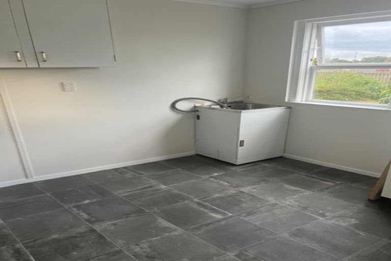 Photo of property in 12 Michelle Place, Mangere, Auckland, 2022