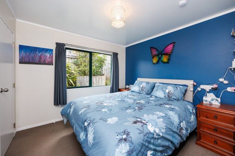 Photo of property in 23 Lydia Place, Kelvin Grove, Palmerston North, 4414