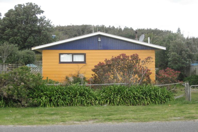 Photo of property in 142 Park Avenue, Waitarere Beach, Levin, 5510