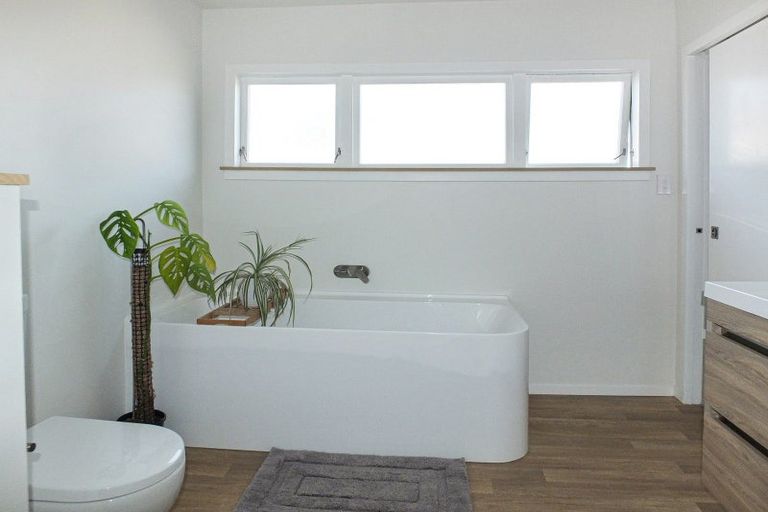 Photo of property in 19 Johnston Street, Foxton, 4814