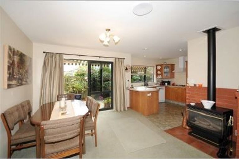 Photo of property in 2 Yarrum Lane, Avonhead, Christchurch, 8042