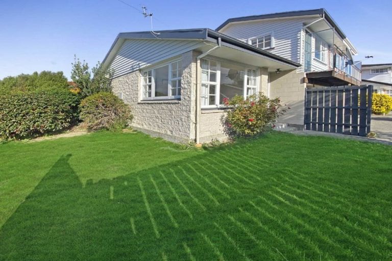 Photo of property in 1/11 Division Street, Riccarton, Christchurch, 8041