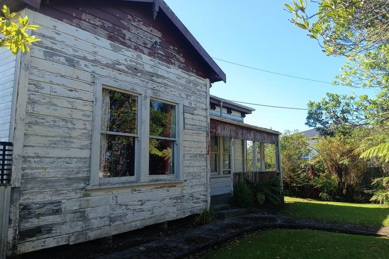 Photo of property in 129 Russell Street, Westport, 7825