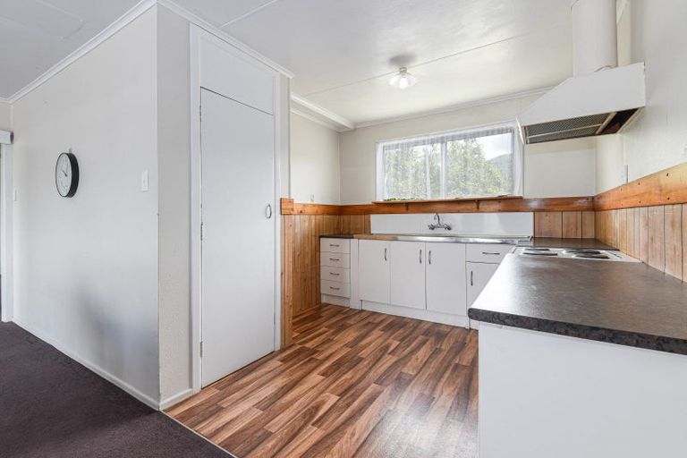 Photo of property in 33a Kawaha Point Road, Fairy Springs, Rotorua, 3015