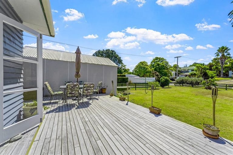 Photo of property in 21 Sundown Avenue, Manly, Whangaparaoa, 0930